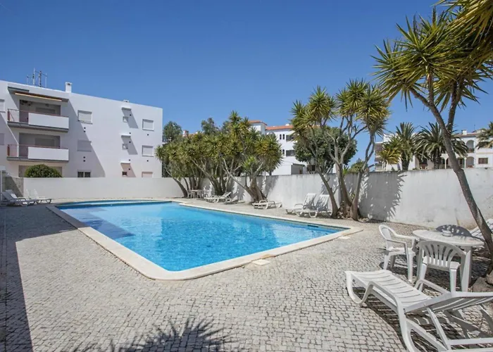 Cosy Flat In Central Lagos With Pool