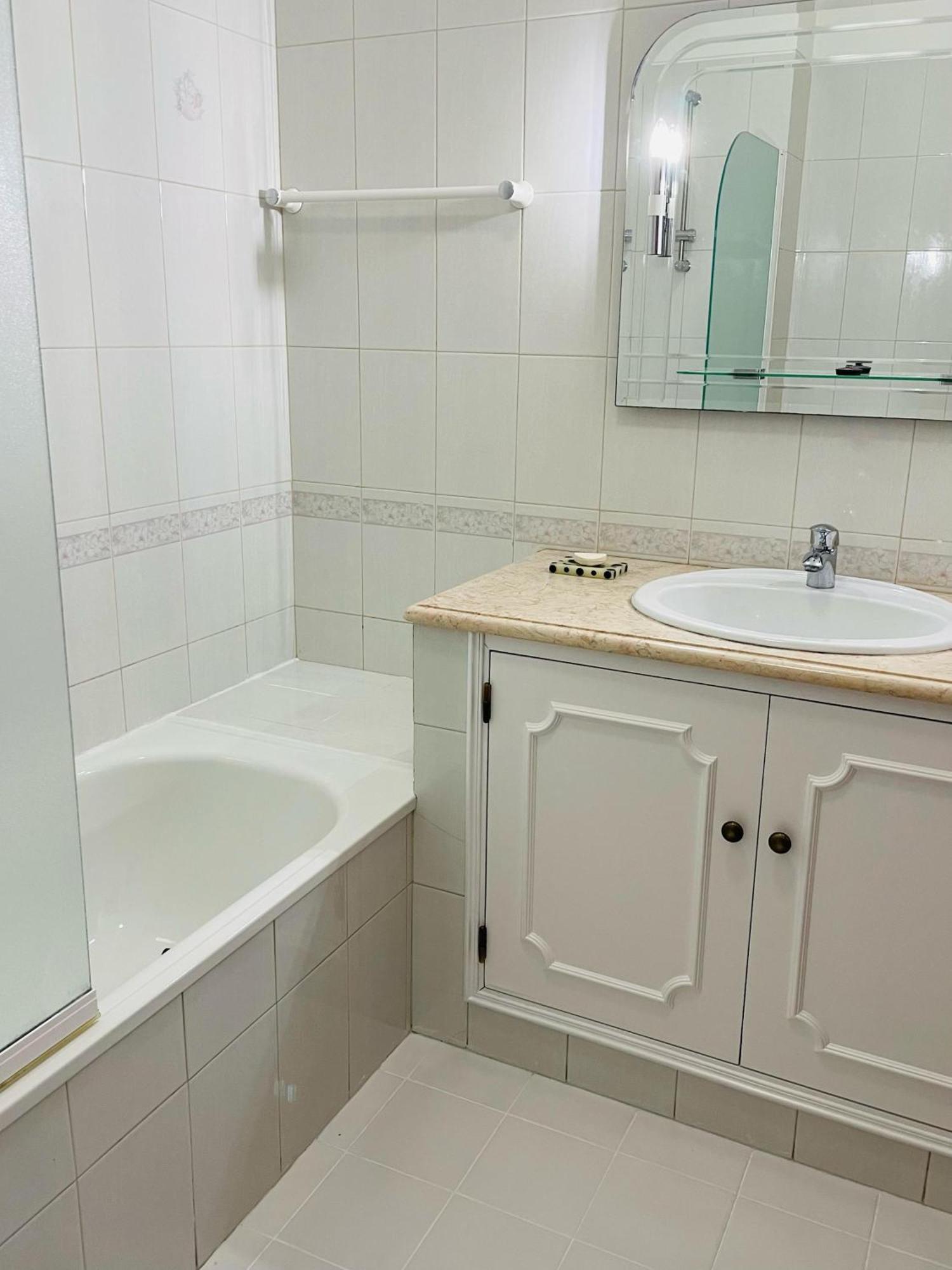 Cosy Flat In Central With Pool * Lagos